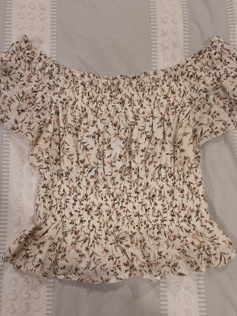 Abercrombie & Fitch Cream Floral Off-Shoulder Smocked Top